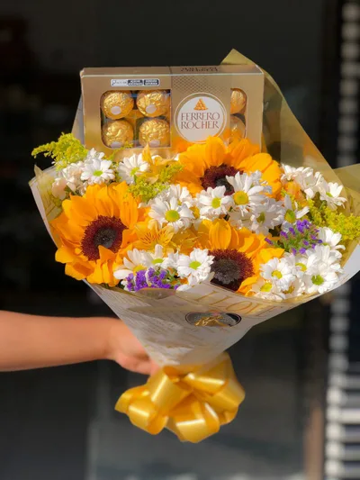 Buquê 03 Girassóis com Ferrero