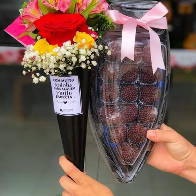 Cone de Flores com Barca