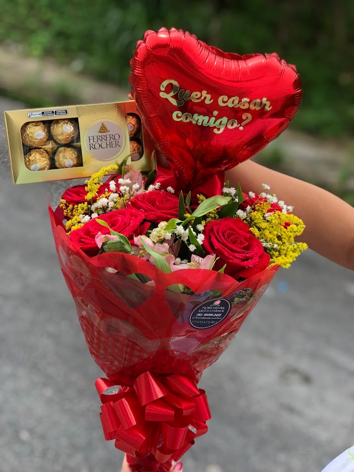 Buquê com Balão e Chocolates Ferrero Rocher