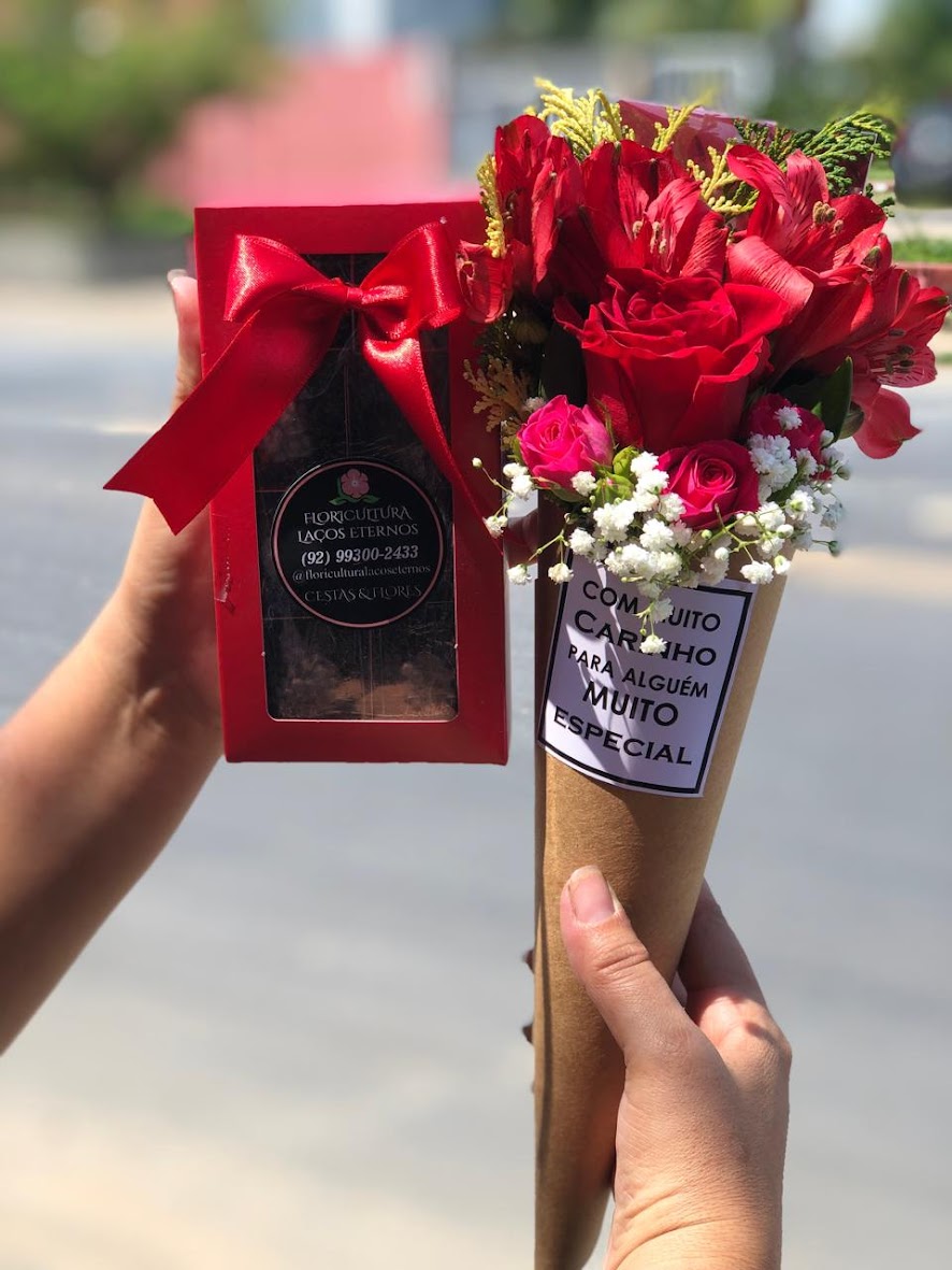 Cone de Flores com Brigadeiro