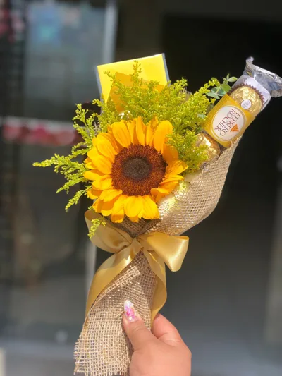 Ramalhete Girassol e Trio Ferrero