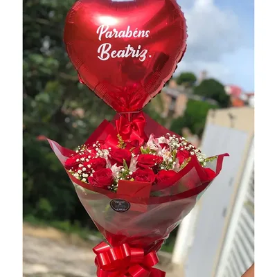 Buquê 12 Rosas e Balão