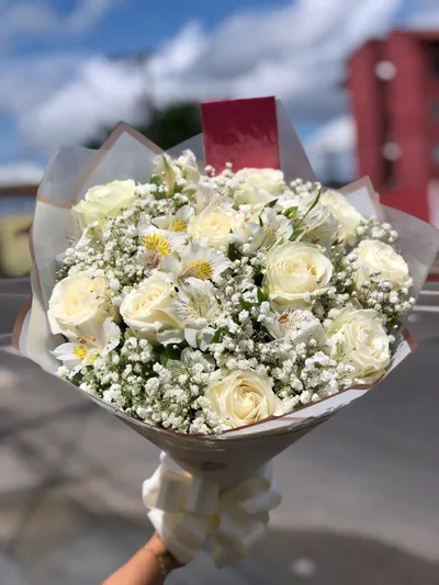 Buquê 10 Rosas Brancas