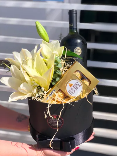 Box Wine & Lily