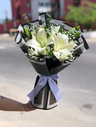 Buquê Golden Lily Branco